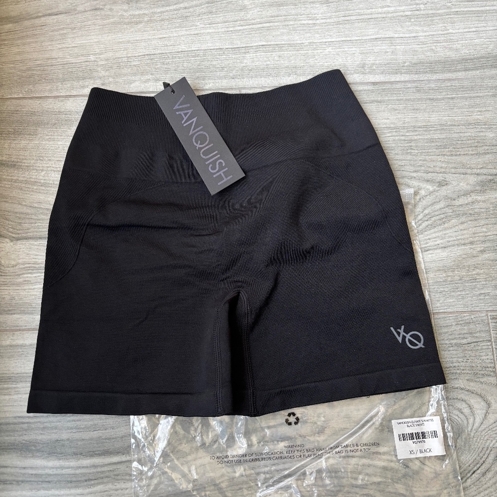 VANQUISH FITNESS Scrunch Butt Black Shorts: Size XS